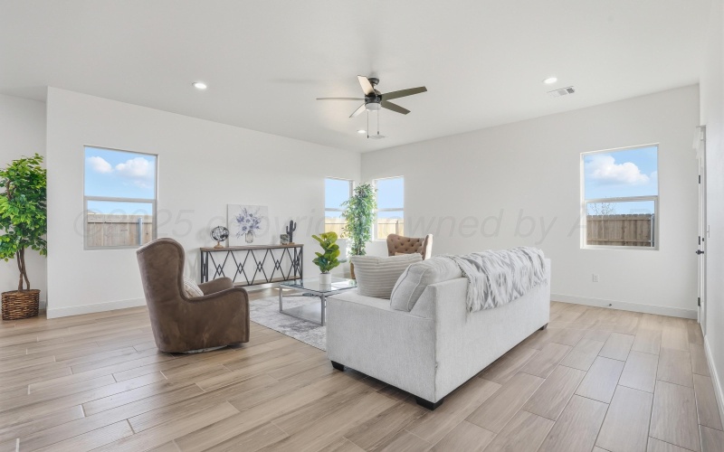 8 GAGESTONE Drive, Canyon, TX 79015-1110, 4 Habitaciones Habitaciones , ,2 BañosBaños,Residential,En Venta,8 GAGESTONE Drive,0,25-8964