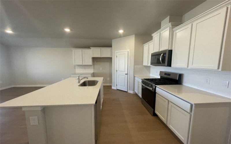 1338 Remy's way, Corpus Christi, TX 78415, 4 Habitaciones Habitaciones , ,Residential,En Venta,1338 Remy's way,0,466735