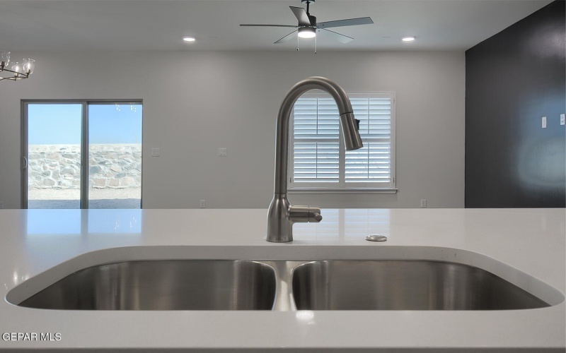 13837 CENTRO VISTA Avenue, Horizon City, TX 79928, 4 Habitaciones Habitaciones , ,2 BañosBaños,Residential,En Venta,13837 CENTRO VISTA Avenue,0,932520