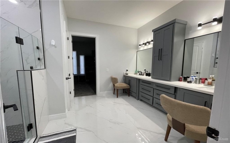 3308 E Kennedy Avenue, Alton, TX 78573, 4 Bedrooms Bedrooms, ,3 BathroomsBathrooms,Residential,For Sale,3308 E Kennedy Avenue,0,483887