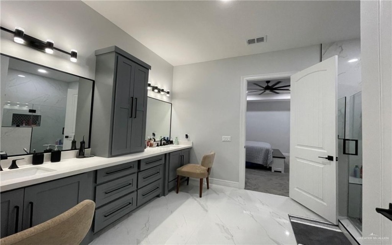 3308 E Kennedy Avenue, Alton, TX 78573, 4 Bedrooms Bedrooms, ,3 BathroomsBathrooms,Residential,For Sale,3308 E Kennedy Avenue,0,483887