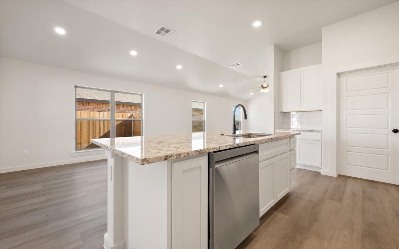 7214 8th Street, Lubbock, TX 79416, 4 Habitaciones Habitaciones , ,2 BañosBaños,Residential,En Venta,7214 8th Street,0,202562185