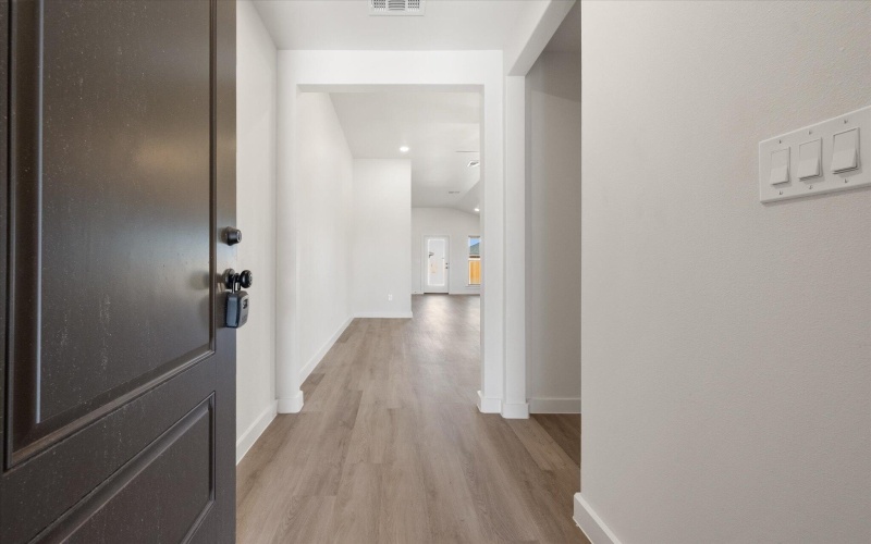 7214 8th Street, Lubbock, TX 79416, 4 Habitaciones Habitaciones , ,2 BañosBaños,Residential,En Venta,7214 8th Street,0,202562185