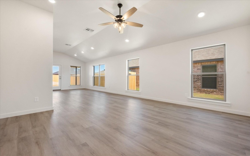 7214 8th Street, Lubbock, TX 79416, 4 Habitaciones Habitaciones , ,2 BañosBaños,Residential,En Venta,7214 8th Street,0,202562185