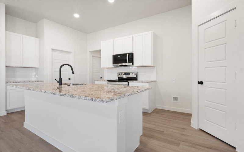 7214 8th Street, Lubbock, TX 79416, 4 Habitaciones Habitaciones , ,2 BañosBaños,Residential,En Venta,7214 8th Street,0,202562185