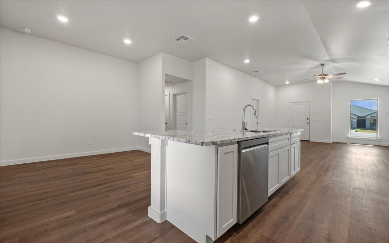 7216 8th Street, Lubbock, TX 79416, 3 Habitaciones Habitaciones , ,2 BañosBaños,Residential,En Venta,7216 8th Street,0,202562186