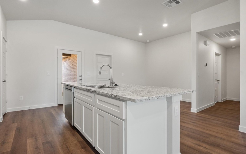 7216 8th Street, Lubbock, TX 79416, 3 Habitaciones Habitaciones , ,2 BañosBaños,Residential,En Venta,7216 8th Street,0,202562186