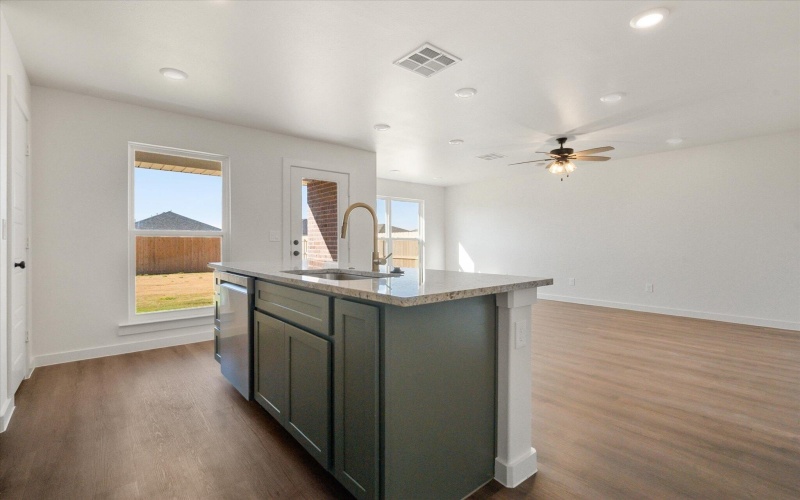 1609 N Clinton Avenue, Lubbock, TX 79416, 3 Habitaciones Habitaciones , ,2 BañosBaños,Residential,En Venta,1609 N Clinton Avenue,0,202562217