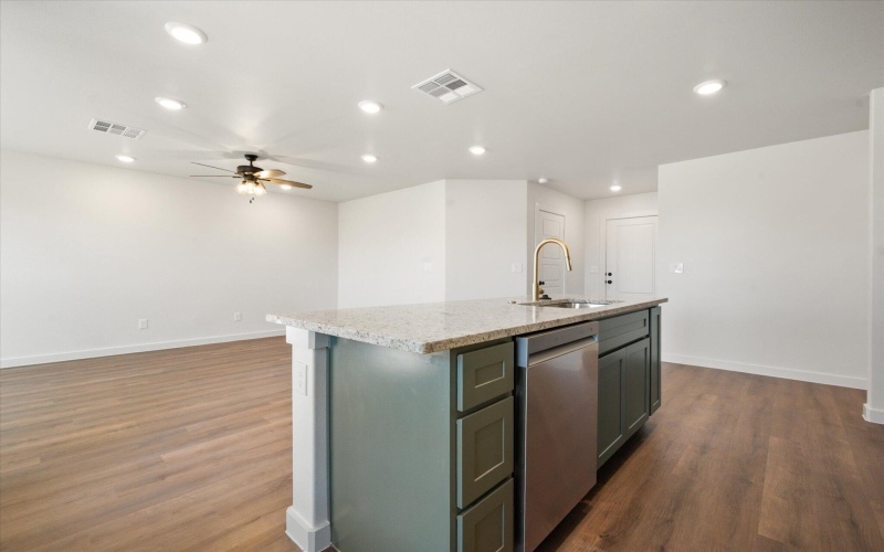 1609 N Clinton Avenue, Lubbock, TX 79416, 3 Habitaciones Habitaciones , ,2 BañosBaños,Residential,En Venta,1609 N Clinton Avenue,0,202562217