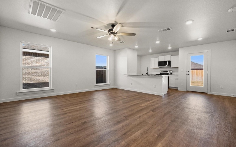 1612 N Clinton Avenue, Lubbock, TX 79416, 2 Bedrooms Bedrooms, ,2 BathroomsBathrooms,Residential,For Sale,1612 N Clinton Avenue,0,202562219