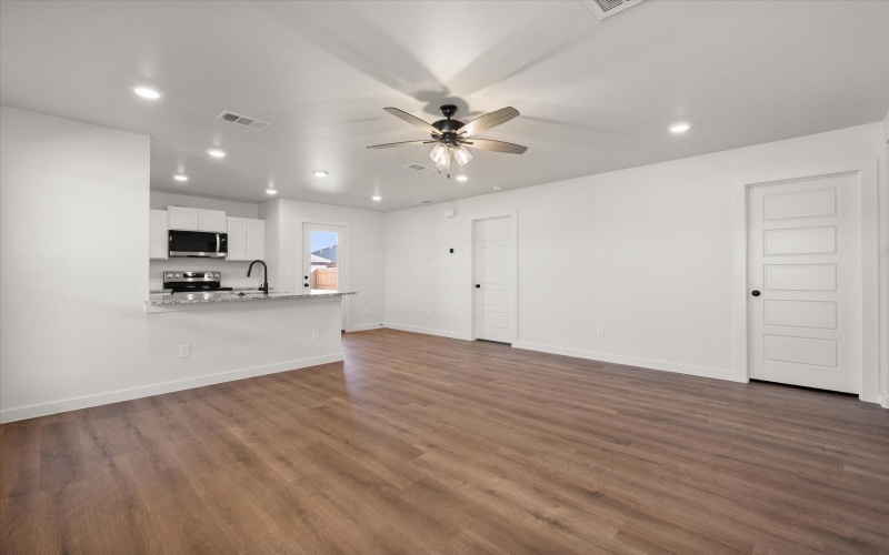 1612 N Clinton Avenue, Lubbock, TX 79416, 2 Bedrooms Bedrooms, ,2 BathroomsBathrooms,Residential,For Sale,1612 N Clinton Avenue,0,202562219