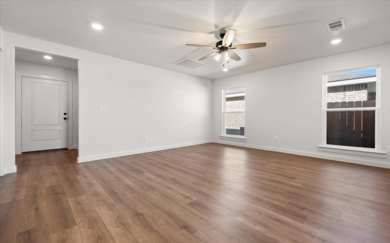 1612 N Clinton Avenue, Lubbock, TX 79416, 2 Bedrooms Bedrooms, ,2 BathroomsBathrooms,Residential,For Sale,1612 N Clinton Avenue,0,202562219