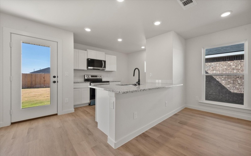 1611 N Clinton Avenue, Lubbock, TX 79416, 2 Habitaciones Habitaciones , ,2 BañosBaños,Residential,En Venta,1611 N Clinton Avenue,0,202562221