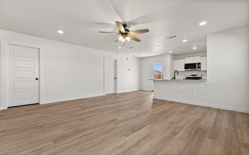 1611 N Clinton Avenue, Lubbock, TX 79416, 2 Habitaciones Habitaciones , ,2 BañosBaños,Residential,En Venta,1611 N Clinton Avenue,0,202562221