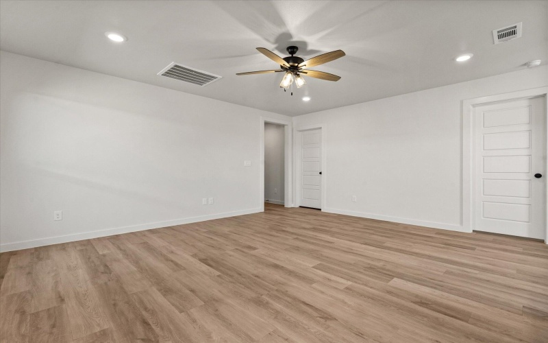 1611 N Clinton Avenue, Lubbock, TX 79416, 2 Habitaciones Habitaciones , ,2 BañosBaños,Residential,En Venta,1611 N Clinton Avenue,0,202562221