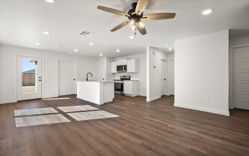 1607 N Clinton Avenue, Lubbock, TX 79416, 3 Bedrooms Bedrooms, ,2 BathroomsBathrooms,Residential,For Sale,1607 N Clinton Avenue,0,202562222