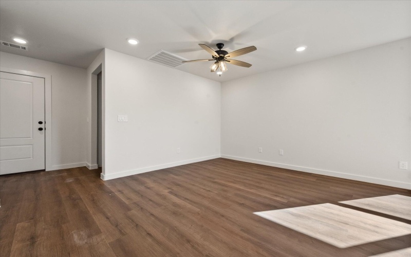 1607 N Clinton Avenue, Lubbock, TX 79416, 3 Bedrooms Bedrooms, ,2 BathroomsBathrooms,Residential,For Sale,1607 N Clinton Avenue,0,202562222