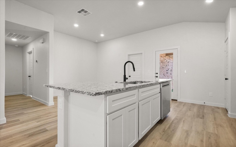 1605 N Clinton Avenue, Lubbock, TX 79416, 3 Bedrooms Bedrooms, ,2 BathroomsBathrooms,Residential,For Sale,1605 N Clinton Avenue,0,202562223