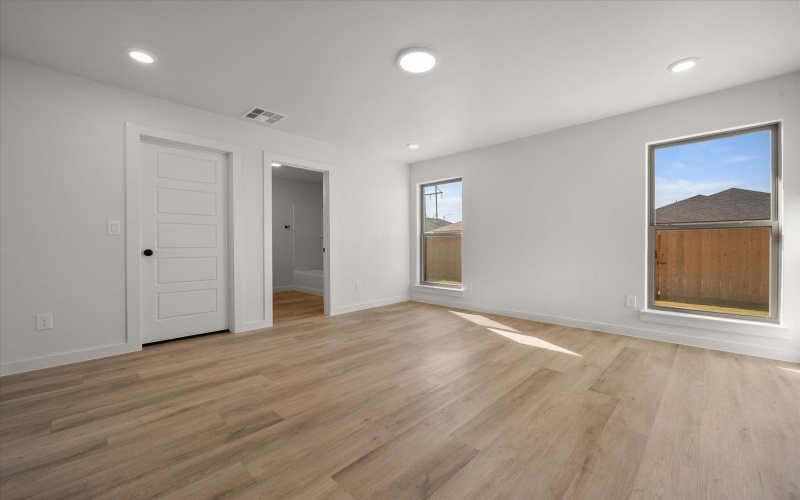 1605 N Clinton Avenue, Lubbock, TX 79416, 3 Bedrooms Bedrooms, ,2 BathroomsBathrooms,Residential,For Sale,1605 N Clinton Avenue,0,202562223