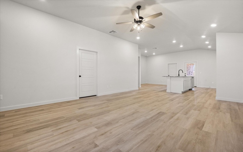 1605 N Clinton Avenue, Lubbock, TX 79416, 3 Bedrooms Bedrooms, ,2 BathroomsBathrooms,Residential,For Sale,1605 N Clinton Avenue,0,202562223