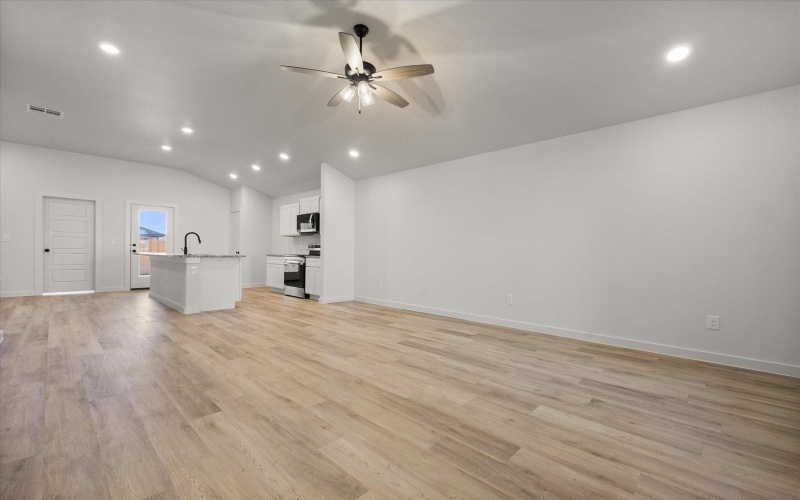 1605 N Clinton Avenue, Lubbock, TX 79416, 3 Bedrooms Bedrooms, ,2 BathroomsBathrooms,Residential,For Sale,1605 N Clinton Avenue,0,202562223