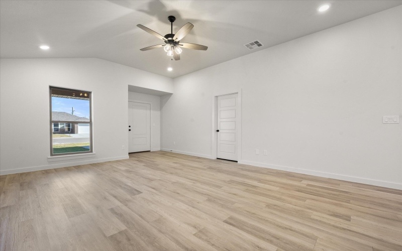 1605 N Clinton Avenue, Lubbock, TX 79416, 3 Bedrooms Bedrooms, ,2 BathroomsBathrooms,Residential,For Sale,1605 N Clinton Avenue,0,202562223