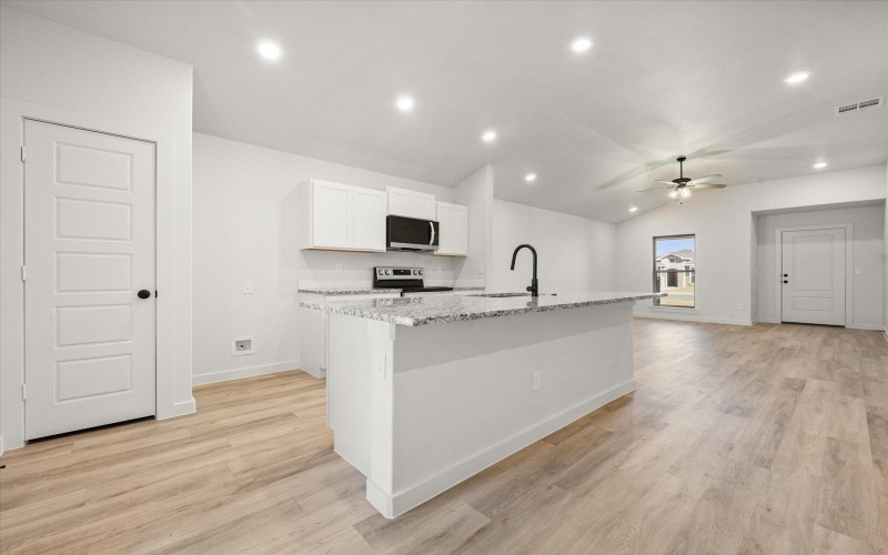 1605 N Clinton Avenue, Lubbock, TX 79416, 3 Bedrooms Bedrooms, ,2 BathroomsBathrooms,Residential,For Sale,1605 N Clinton Avenue,0,202562223