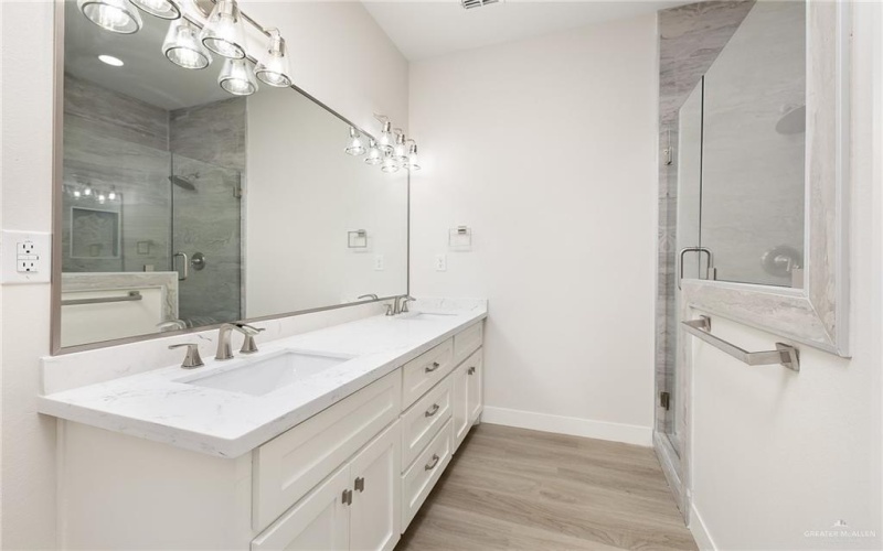 2505 E Solar Drive, Mission, TX 78574, 3 Bedrooms Bedrooms, ,3 BathroomsBathrooms,Residential,For Sale,2505 E Solar Drive,467992