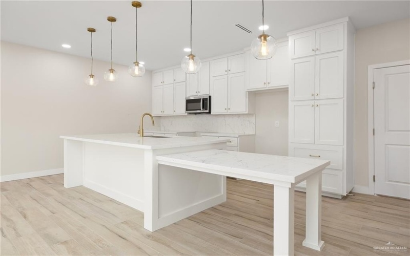 2505 E Solar Drive, Mission, TX 78574, 3 Bedrooms Bedrooms, ,3 BathroomsBathrooms,Residential,For Sale,2505 E Solar Drive,467992