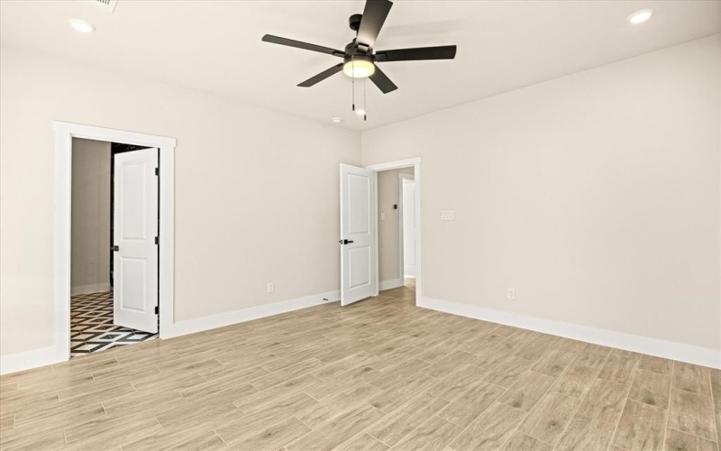 2317 Neches Street, Granbury, TX 76048, 4 Habitaciones Habitaciones , ,2 BañosBaños,Residential,En Venta,2317 Neches Street,0,21089900