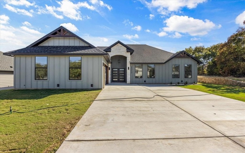 2317 Neches Street, Granbury, TX 76048, 4 Habitaciones Habitaciones , ,2 BañosBaños,Residential,En Venta,2317 Neches Street,0,21089900