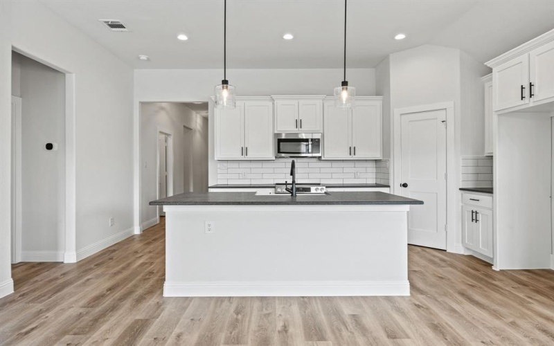 102 Maverick Trail, Valley View, TX 76272, 4 Habitaciones Habitaciones , ,2 BañosBaños,Residential,En Venta,102 Maverick Trail,0,21094161