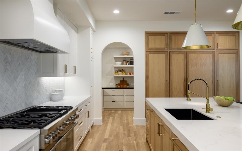 5939 Marquita Avenue, Dallas, TX 75206, 4 Bedrooms Bedrooms, ,5 BathroomsBathrooms,Residential,For Sale,5939 Marquita Avenue,0,21094734
