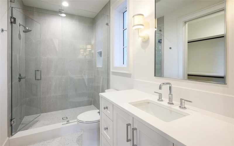 5939 Marquita Avenue, Dallas, TX 75206, 4 Bedrooms Bedrooms, ,5 BathroomsBathrooms,Residential,For Sale,5939 Marquita Avenue,0,21094734