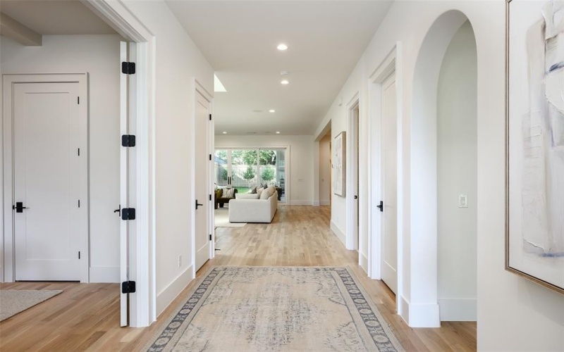 5939 Marquita Avenue, Dallas, TX 75206, 4 Bedrooms Bedrooms, ,5 BathroomsBathrooms,Residential,For Sale,5939 Marquita Avenue,0,21094734