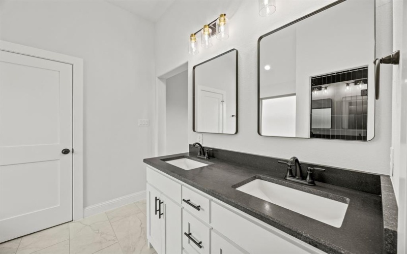 104 Maverick Trail, Valley View, TX 76272, 3 Bedrooms Bedrooms, ,2 BathroomsBathrooms,Residential,For Sale,104 Maverick Trail,0,21094183