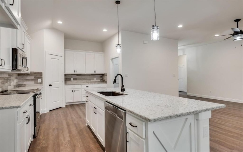 104 Maverick Trail, Valley View, TX 76272, 3 Habitaciones Habitaciones , ,2 BañosBaños,Residential,En Venta,104 Maverick Trail,0,21094183