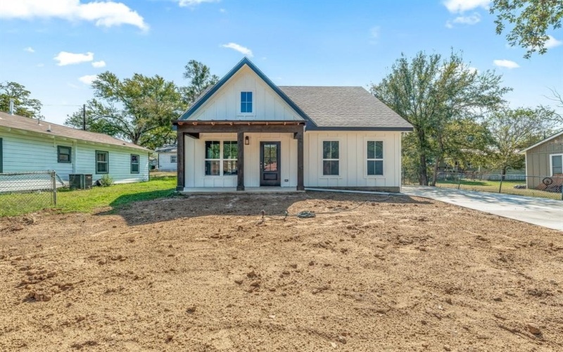 310 E Clifton Street, Stephenville, TX 76401, 2 Habitaciones Habitaciones , ,2 BañosBaños,Residential,En Venta,310 E Clifton Street,0,21094491