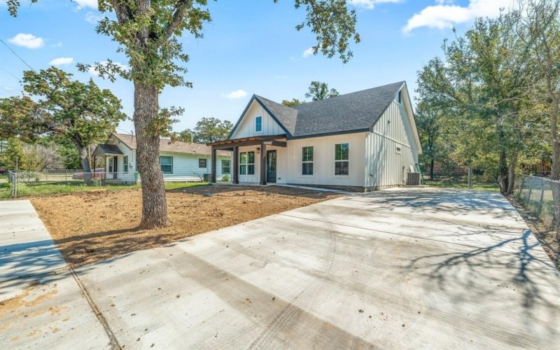 310 E Clifton Street, Stephenville, TX 76401, 2 Habitaciones Habitaciones , ,2 BañosBaños,Residential,En Venta,310 E Clifton Street,0,21094491