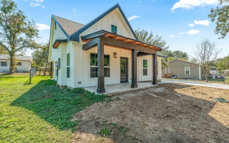 310 E Clifton Street, Stephenville, TX 76401, 2 Habitaciones Habitaciones , ,2 BañosBaños,Residential,En Venta,310 E Clifton Street,0,21094491