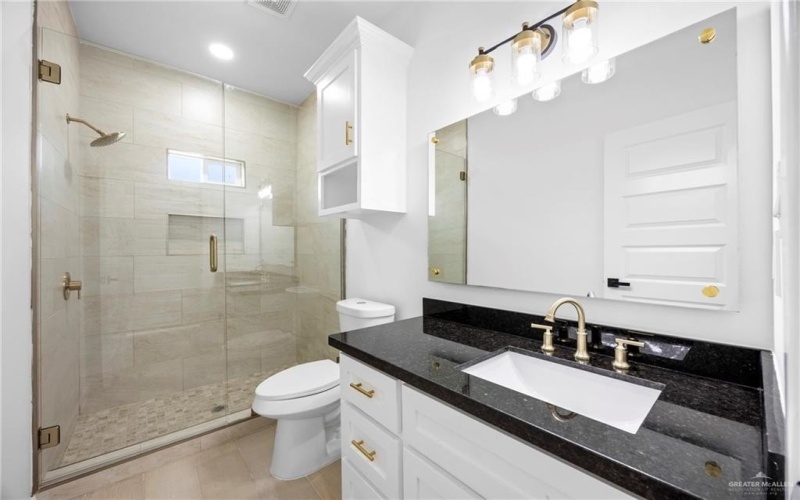 2221 N Woody Street, Edinburg, TX 78541, 3 Habitaciones Habitaciones , ,2 BañosBaños,Residential,En Venta,2221 N Woody Street,0,483064