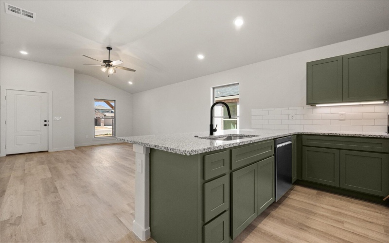 2018 Cottonwood Avenue, Wolfforth, TX 79382, 3 Habitaciones Habitaciones , ,2 BañosBaños,Residential,En Venta,2018 Cottonwood Avenue,0,202562259