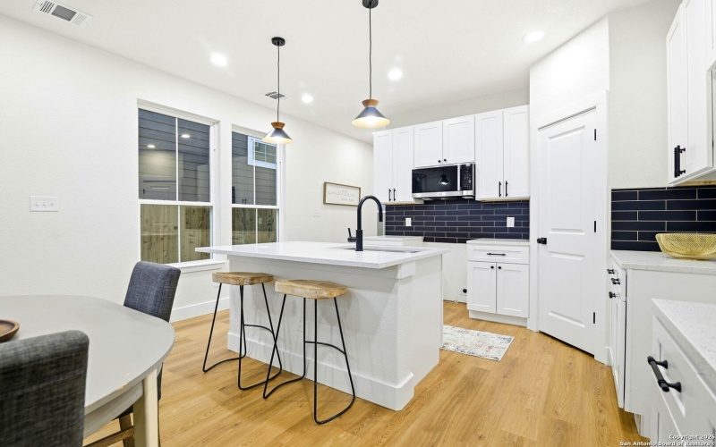 1801 W Southcross Blvd, San Antonio, TX 78211, 3 Habitaciones Habitaciones , ,3 BañosBaños,Residential,En Venta,1801 W Southcross Blvd,0,1918085