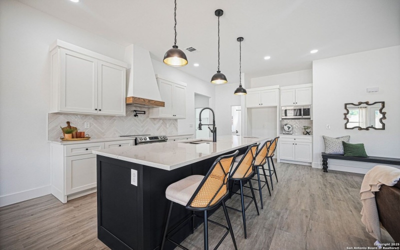 100 S Micah Andrews, Blanco, TX 78606, 4 Habitaciones Habitaciones , ,3 BañosBaños,Residential,En Venta,100 S Micah Andrews,0,1918089