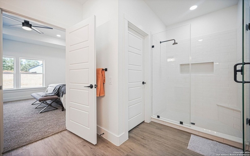 100 S Micah Andrews, Blanco, TX 78606, 4 Habitaciones Habitaciones , ,3 BañosBaños,Residential,En Venta,100 S Micah Andrews,0,1918089