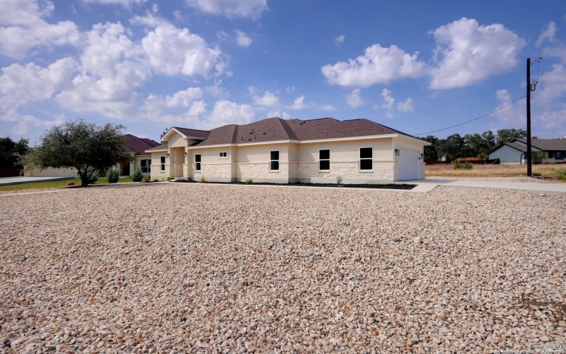 100 S Micah Andrews, Blanco, TX 78606, 4 Habitaciones Habitaciones , ,3 BañosBaños,Residential,En Venta,100 S Micah Andrews,0,1918089