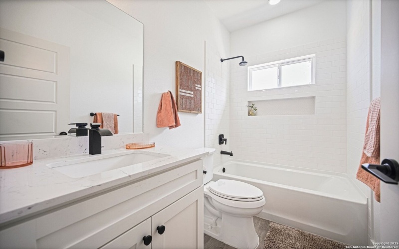 100 S Micah Andrews, Blanco, TX 78606, 4 Habitaciones Habitaciones , ,3 BañosBaños,Residential,En Venta,100 S Micah Andrews,0,1918089