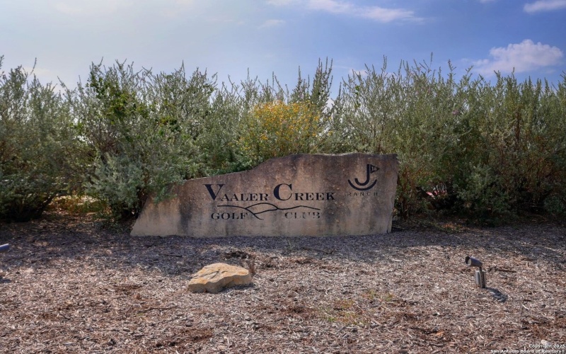 100 S Micah Andrews, Blanco, TX 78606, 4 Habitaciones Habitaciones , ,3 BañosBaños,Residential,En Venta,100 S Micah Andrews,0,1918089