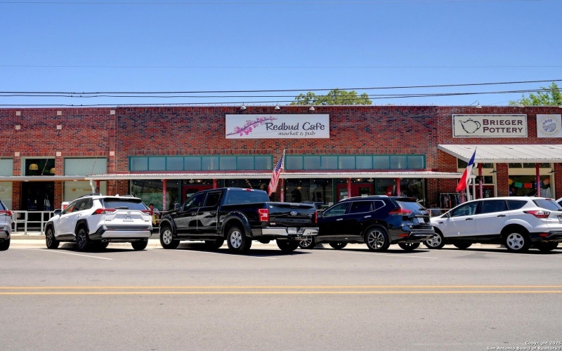 100 S Micah Andrews, Blanco, TX 78606, 4 Habitaciones Habitaciones , ,3 BañosBaños,Residential,En Venta,100 S Micah Andrews,0,1918089