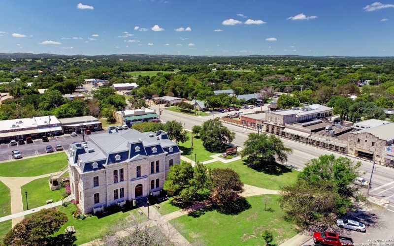 100 S Micah Andrews, Blanco, TX 78606, 4 Habitaciones Habitaciones , ,3 BañosBaños,Residential,En Venta,100 S Micah Andrews,0,1918089